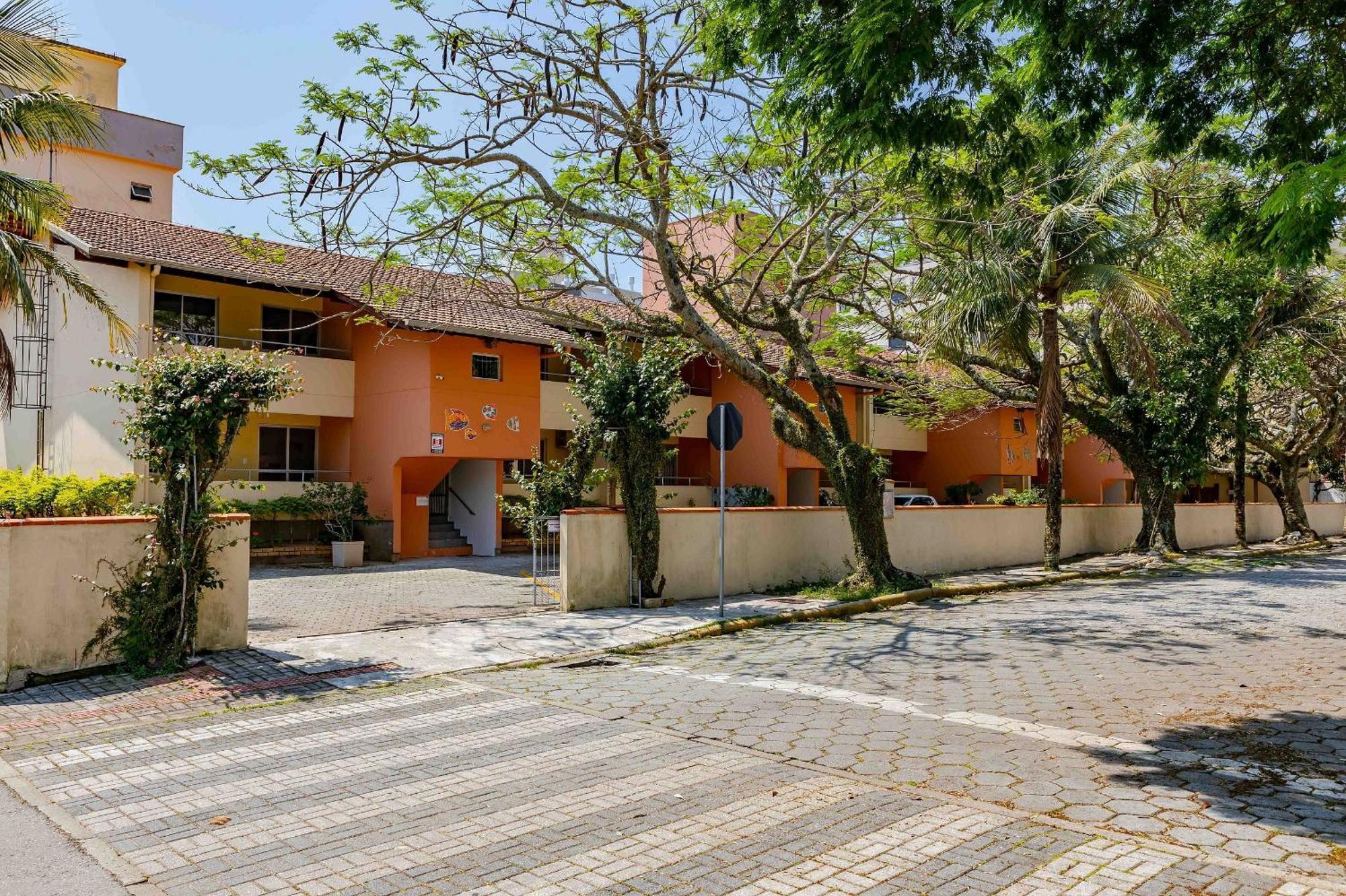 Flamboyant Apartamentos Бомбиньяс Экстерьер фото